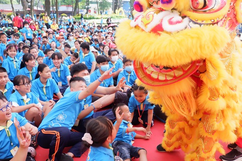 Tổ ấm ngày xuân cho 1.500 trẻ khó khăn - Ảnh 4. Tổ ấm ngày xuân cho 1.500 trẻ khó khăn - Ảnh 4.