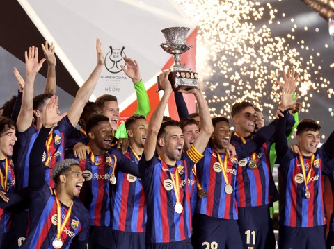 Thắng dễ Real, Barcelona giành Siêu cúp Tây Ban Nha - Ảnh 1. Thắng dễ Real, Barcelona giành Siêu cúp Tây Ban Nha - Ảnh 1.