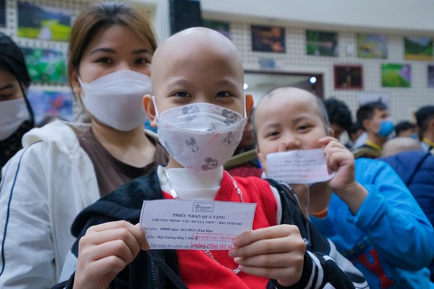 ‘Nhận quà Ước mơ của Thúy, con mang Tết về cho bố mẹ’ - Ảnh 4. ‘Nhận quà Ước mơ của Thúy, con mang Tết về cho bố mẹ’ - Ảnh 4.