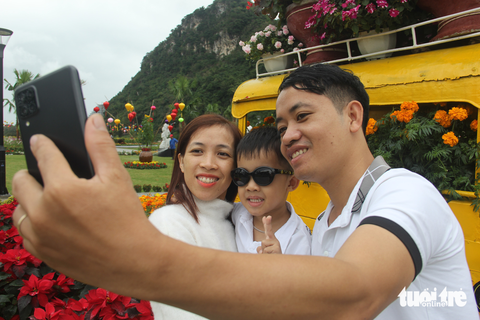 Đà Nẵng mở vườn hoa xuân dưới núi Ngũ Hành Sơn - Ảnh 1. Đà Nẵng mở vườn hoa xuân dưới núi Ngũ Hành Sơn - Ảnh 1.