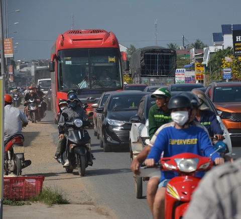 Đã thông xe kỹ thuật, sao chưa cho chạy tạm trên cao tốc Dầu Giây - Phan Thiết? - Ảnh 2. Đã thông xe kỹ thuật, sao chưa cho chạy tạm trên cao tốc Dầu Giây - Phan Thiết? - Ảnh 2.