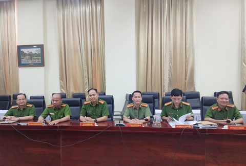 Đại diện lãnh đạo các đơn vị nghiệp vụ Công an TP.HCM trao đổi thông tin về các vụ án liên quan đến đăng kiểm - Ảnh: ĐAN THUẦN Đại diện lãnh đạo các đơn vị nghiệp vụ Công an TP.HCM trao đổi thông tin về các vụ án liên quan đến đăng kiểm - Ảnh: ĐAN THUẦN