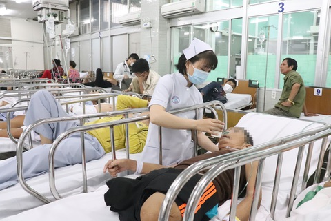 Ước muốn bình yên của ca trực cấp cứu ngày Tết - Ảnh 4. Ước muốn bình yên của ca trực cấp cứu ngày Tết - Ảnh 4.