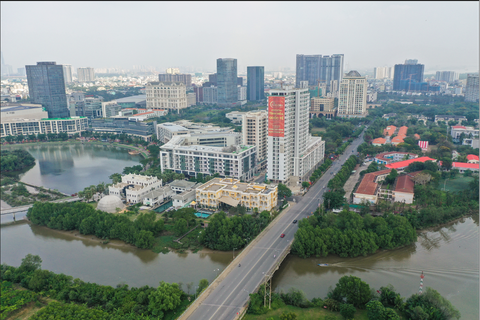 Xuân về rực rỡ bên khu Hồ Bán Nguyệt - Ảnh 21. Xuân về rực rỡ bên khu Hồ Bán Nguyệt - Ảnh 21.