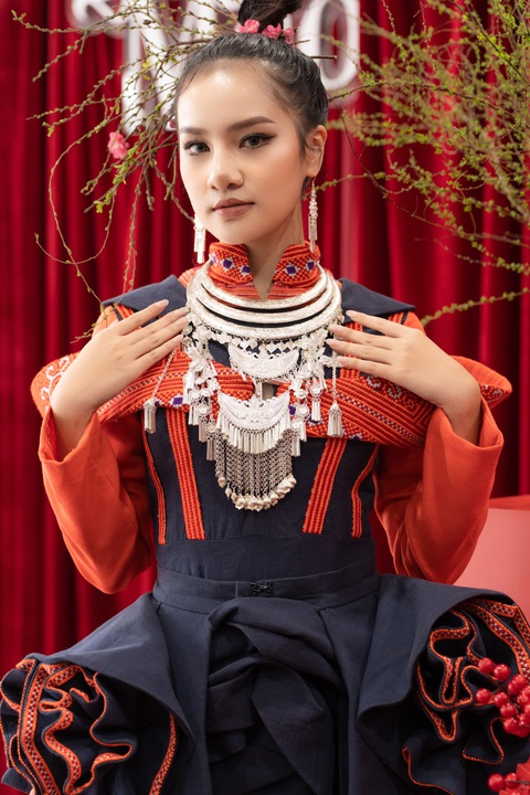 Hoa hậu Khánh Vân, Thúy Hằng, Ban Mai duyên dáng trong tà áo dài - Ảnh 4. Hoa hậu Khánh Vân, Thúy Hằng, Ban Mai duyên dáng trong tà áo dài - Ảnh 4.