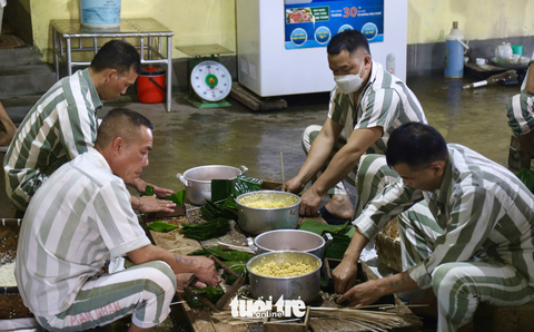 Gói bánh chưng đón Tết trong trại giam Yên Hạ - Ảnh 5. Gói bánh chưng đón Tết trong trại giam Yên Hạ - Ảnh 5.