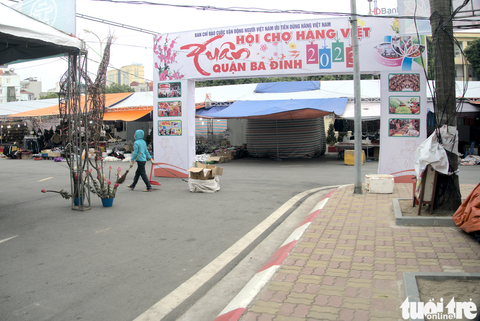 Bán hàng Tết ở hội chợ: Lỗ ngậm ngùi - Ảnh 1. Bán hàng Tết ở hội chợ: Lỗ ngậm ngùi - Ảnh 1.