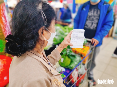 Mua sắm Tết tăng nóng theo các chương trình khuyến mãi - Ảnh 2. Mua sắm Tết tăng nóng theo các chương trình khuyến mãi - Ảnh 2.