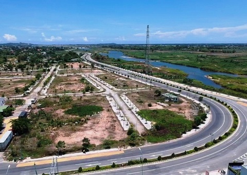 Năm 2023, Quảng Ngãi đấu giá quyền sử dụng đất 17 dự án bất động sản - Ảnh 1. Năm 2023, Quảng Ngãi đấu giá quyền sử dụng đất 17 dự án bất động sản - Ảnh 1.