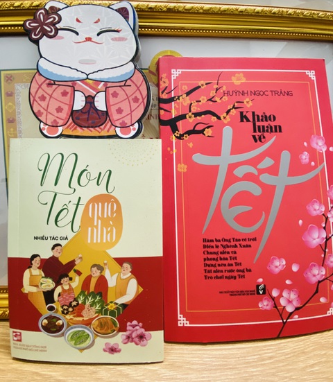 Nghỉ Tết dài, thảnh thơi ngồi trước hiên nhà đọc sách - Ảnh 2. Nghỉ Tết dài, thảnh thơi ngồi trước hiên nhà đọc sách - Ảnh 2.