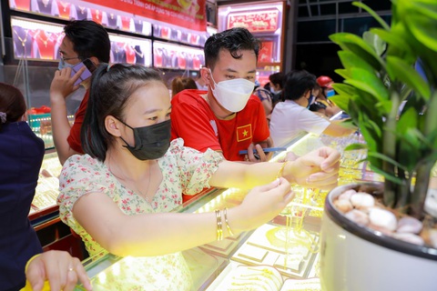 Thị trường vàng chờ tết Nguyên đán, vía Thần Tài - Ảnh 2. Thị trường vàng chờ tết Nguyên đán, vía Thần Tài - Ảnh 2.