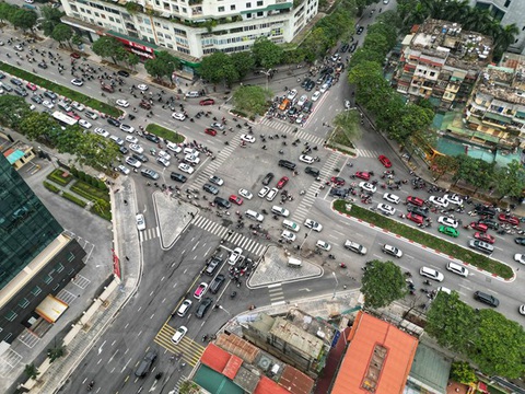 Thị trường nhà ở Hà Nội: giá căn hộ giảm nhẹ nhưng vẫn bán chậm - Ảnh 1. Thị trường nhà ở Hà Nội: giá căn hộ giảm nhẹ nhưng vẫn bán chậm - Ảnh 1.