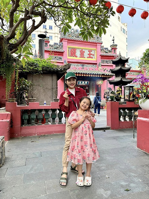 Ảnh vui sao Việt 18-1: Hà Tăng khen Louis Nguyễn là chồng tuyệt vời - Ảnh 5. Ảnh vui sao Việt 18-1: Hà Tăng khen Louis Nguyễn là chồng tuyệt vời - Ảnh 5.