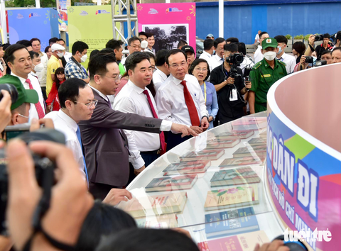 Khai mạc Lễ hội đường sách Tết Quý Mão 2023 - Ảnh 2. Khai mạc Lễ hội đường sách Tết Quý Mão 2023 - Ảnh 2.
