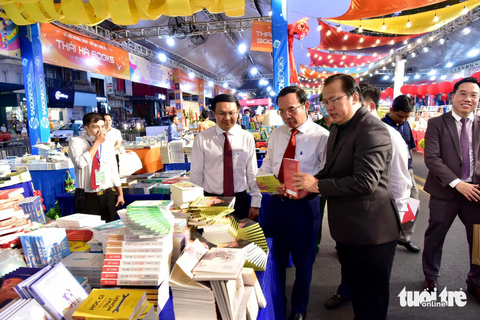Khai mạc Lễ hội đường sách Tết Quý Mão 2023 - Ảnh 6. Khai mạc Lễ hội đường sách Tết Quý Mão 2023 - Ảnh 6.