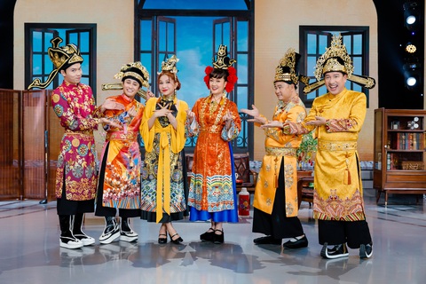 Mát mắt với loạt trang phục được cách tân tại Táo quân tiền truyện - Ảnh 2. Mát mắt với loạt trang phục được cách tân tại Táo quân tiền truyện - Ảnh 2.