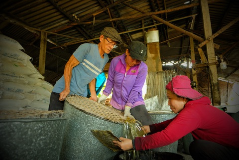 Lạ lẫm đường phèn kết tinh ít người biết - Ảnh 3. Lạ lẫm đường phèn kết tinh ít người biết - Ảnh 3.