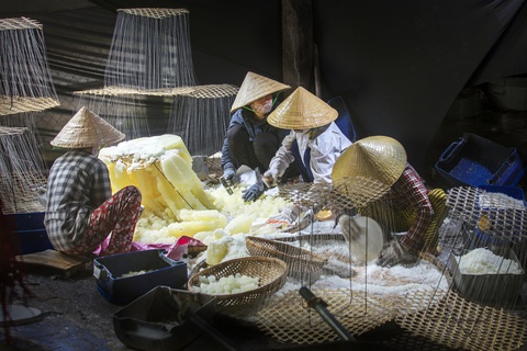 Lạ lẫm đường phèn kết tinh ít người biết - Ảnh 8. Lạ lẫm đường phèn kết tinh ít người biết - Ảnh 8.