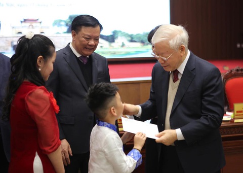 Tổng bí thư: Những người có trọng trách phải gương mẫu - Ảnh 2. Tổng bí thư: Những người có trọng trách phải gương mẫu - Ảnh 2.