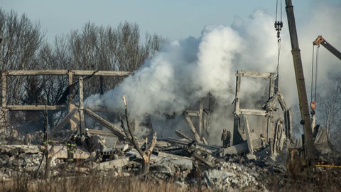Nga: 63 binh sĩ Nga tử trận ở miền đông Ukraine; Ukraine: Đã tiêu diệt 720 lính Nga - Ảnh 1. Nga: 63 binh sĩ Nga tử trận ở miền đông Ukraine; Ukraine: Đã tiêu diệt 720 lính Nga - Ảnh 1.