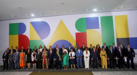 Tổng thống đắc cử Brazil hứa tái thiết đất nước từ đống đổ nát - Ảnh 7. Tổng thống đắc cử Brazil hứa tái thiết đất nước từ đống đổ nát - Ảnh 7.