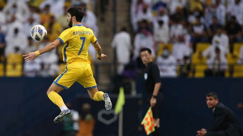 Tiền đạo của Al-Nassr bị đuổi vì không nhường áo số 7 cho Ronaldo? - Ảnh 1. Tiền đạo của Al-Nassr bị đuổi vì không nhường áo số 7 cho Ronaldo? - Ảnh 1.