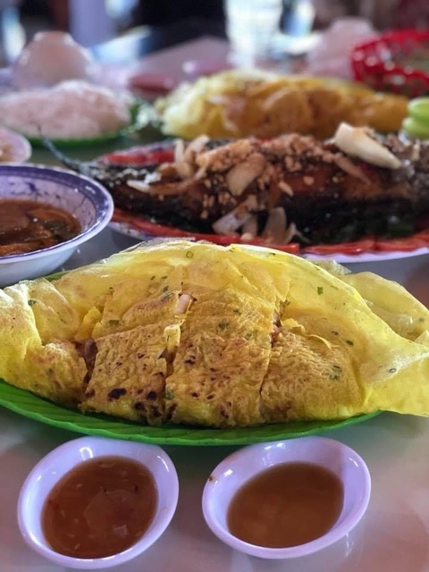Trở về quê ngày giáp Tết và món bánh xèo cúng ba mẹ... - Ảnh 2. Trở về quê ngày giáp Tết và món bánh xèo cúng ba mẹ... - Ảnh 2.