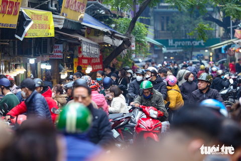 Chợ nhà giàu Hà Nội tấp nập, khách không ngại rút tiền triệu mua hàng - Ảnh 6. Chợ nhà giàu Hà Nội tấp nập, khách không ngại rút tiền triệu mua hàng - Ảnh 6.