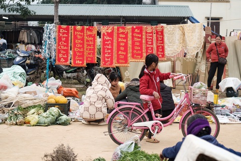 Đi chợ Tết quê để xoa dịu những ngày bon chen, tất bật - Ảnh 5. Đi chợ Tết quê để xoa dịu những ngày bon chen, tất bật - Ảnh 5.