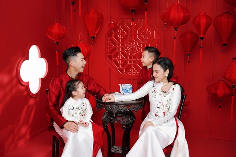 Ngọc Mai - Quốc Nghiệp kết lại một năm rực rỡ bằng đám cưới chính thức - Ảnh 5. Ngọc Mai - Quốc Nghiệp kết lại một năm rực rỡ bằng đám cưới chính thức - Ảnh 5.