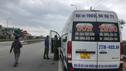 Tài xế xe khách Sơn Tùng phản ánh bị đánh rách mặt vô cớ - Ảnh 2. Tài xế xe khách Sơn Tùng phản ánh bị đánh rách mặt vô cớ - Ảnh 2.
