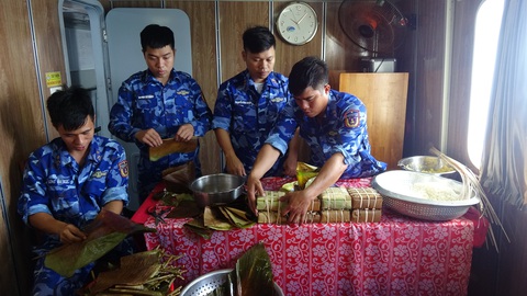 Những người lính ‘canh giữ’ mùa xuân biển trời Tây Nam - Ảnh 2. Những người lính ‘canh giữ’ mùa xuân biển trời Tây Nam - Ảnh 2.