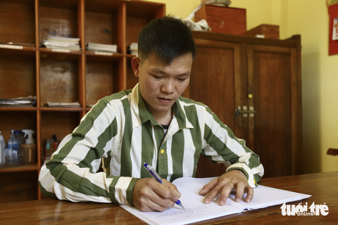 Ước vọng ngày trở về với mẹ của nam phạm nhân mang án chung thân - Ảnh 2. Ước vọng ngày trở về với mẹ của nam phạm nhân mang án chung thân - Ảnh 2.