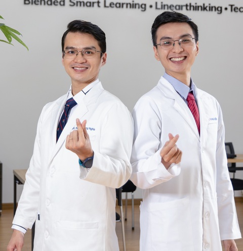 Anh em nhà bác sĩ 9X lì xì bí kíp để có một năm mới rạng ngời - Ảnh 2. Anh em nhà bác sĩ 9X lì xì bí kíp để có một năm mới rạng ngời - Ảnh 2.