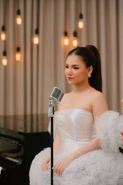 Myra Trần hát Tình yêu đến sau phiên bản đặc biệt cùng Đức Phúc - Ảnh 4. Myra Trần hát Tình yêu đến sau phiên bản đặc biệt cùng Đức Phúc - Ảnh 4.