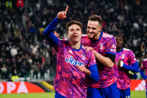 Juventus bị trừ 15 điểm vì sai phạm chuyển nhượng - Ảnh 1. Juventus bị trừ 15 điểm vì sai phạm chuyển nhượng - Ảnh 1.