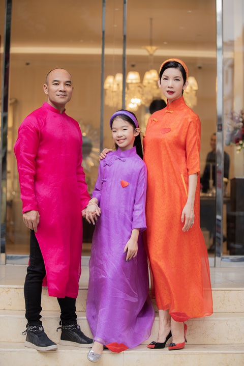 Gia đình Xuân Lan cam hồng tím đón Tết Nguyên đán - Ảnh 1. Gia đình Xuân Lan cam hồng tím đón Tết Nguyên đán - Ảnh 1.