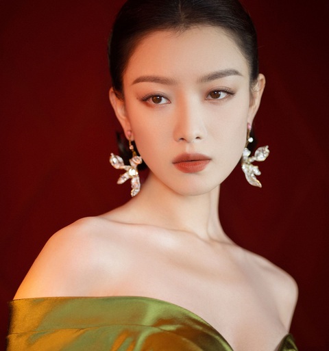 Những mỹ nhân Hoa ngữ có nốt ruồi trên mặt khiến vạn người mê - Ảnh 7. Những mỹ nhân Hoa ngữ có nốt ruồi trên mặt khiến vạn người mê - Ảnh 7.