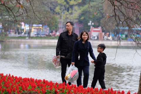 Thời tiết hôm nay 22-1: Mùng 1 Tết ba miền nắng - Ảnh 1. Thời tiết hôm nay 22-1: Mùng 1 Tết ba miền nắng - Ảnh 1.