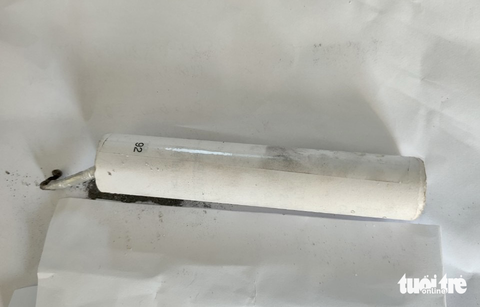 Xử lý nhiều người đốt pháo lậu rầm rộ trong đêm giao thừa - Ảnh 2. Xử lý nhiều người đốt pháo lậu rầm rộ trong đêm giao thừa - Ảnh 2.