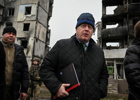 Cựu thủ tướng Anh Boris Johnson bất ngờ đến Ukraine - Ảnh 1. Cựu thủ tướng Anh Boris Johnson bất ngờ đến Ukraine - Ảnh 1.