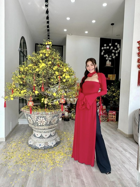 Mùng 1 Tết của Sơn Tùng MT-P, Diệu Nhi, Thùy Tiên... - Ảnh 12. Mùng 1 Tết của Sơn Tùng MT-P, Diệu Nhi, Thùy Tiên... - Ảnh 12.