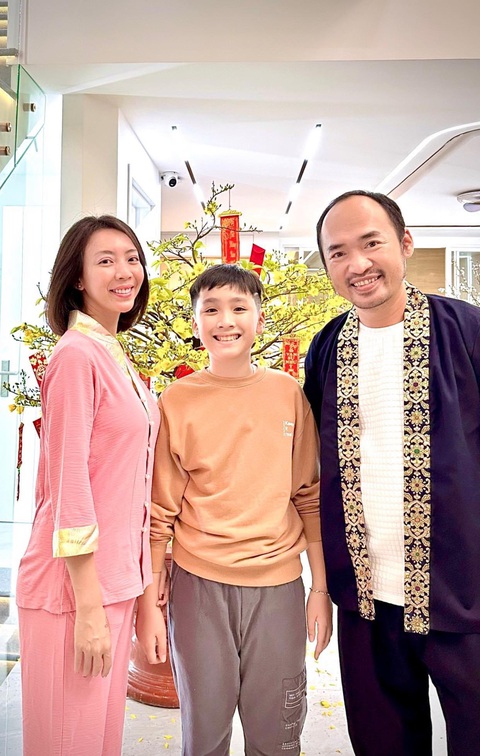Mùng 1 Tết của Sơn Tùng MT-P, Diệu Nhi, Thùy Tiên... - Ảnh 4. Mùng 1 Tết của Sơn Tùng MT-P, Diệu Nhi, Thùy Tiên... - Ảnh 4.