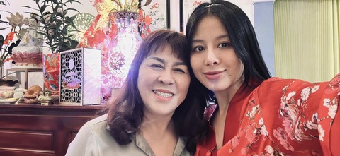 Ảnh vui sao Việt 22-1: Tăng Thanh Hà hạnh phúc đón giao thừa bên chồng - Ảnh 7. Ảnh vui sao Việt 22-1: Tăng Thanh Hà hạnh phúc đón giao thừa bên chồng - Ảnh 7.