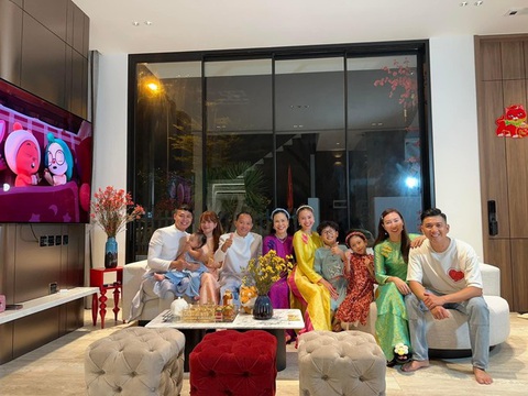 Mùng 1 Tết của Sơn Tùng MT-P, Diệu Nhi, Thùy Tiên... - Ảnh 13. Mùng 1 Tết của Sơn Tùng MT-P, Diệu Nhi, Thùy Tiên... - Ảnh 13.