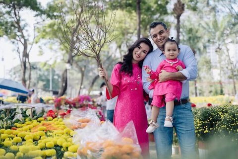 Ảnh vui sao Việt 22-1: Tăng Thanh Hà hạnh phúc đón giao thừa bên chồng - Ảnh 3. Ảnh vui sao Việt 22-1: Tăng Thanh Hà hạnh phúc đón giao thừa bên chồng - Ảnh 3.