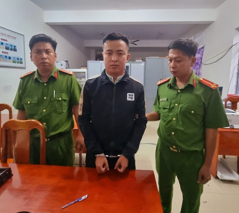 Công an Bình Dương bắt giám đốc công ty bất động sản khi trốn về quê ăn Tết - Ảnh 1. Công an Bình Dương bắt giám đốc công ty bất động sản khi trốn về quê ăn Tết - Ảnh 1.