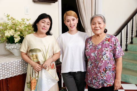 Mai Bích Trâm trầm cảm bỏ nhà đi vì cuộc chiến mẹ chồng trong phim Tết - Ảnh 3. Mai Bích Trâm trầm cảm bỏ nhà đi vì cuộc chiến mẹ chồng trong phim Tết - Ảnh 3.
