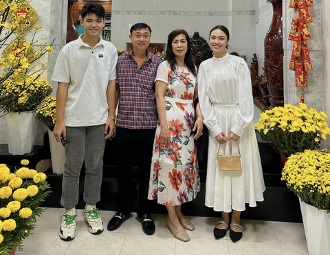 Người mẫu Bùi Quỳnh Hoa, á hậu Thủy Tiên đón Tết đặc biệt; Nguyễn Minh Tuấn vượt qua tam tai - Ảnh 1. Người mẫu Bùi Quỳnh Hoa, á hậu Thủy Tiên đón Tết đặc biệt; Nguyễn Minh Tuấn vượt qua tam tai - Ảnh 1.