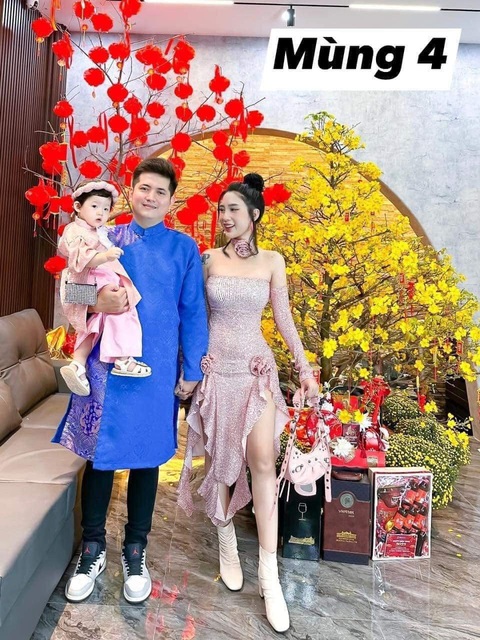 Outfit 5 mùng không trùng của vợ tạo bộ ảnh phá đảo MXH - Ảnh 4. Outfit 5 mùng không trùng của vợ tạo bộ ảnh phá đảo MXH - Ảnh 4.